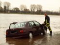 Bergung PKW im Rhein Hitdorfer Fähre P189816